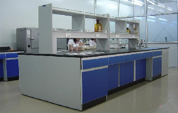 ����ʵ��̨